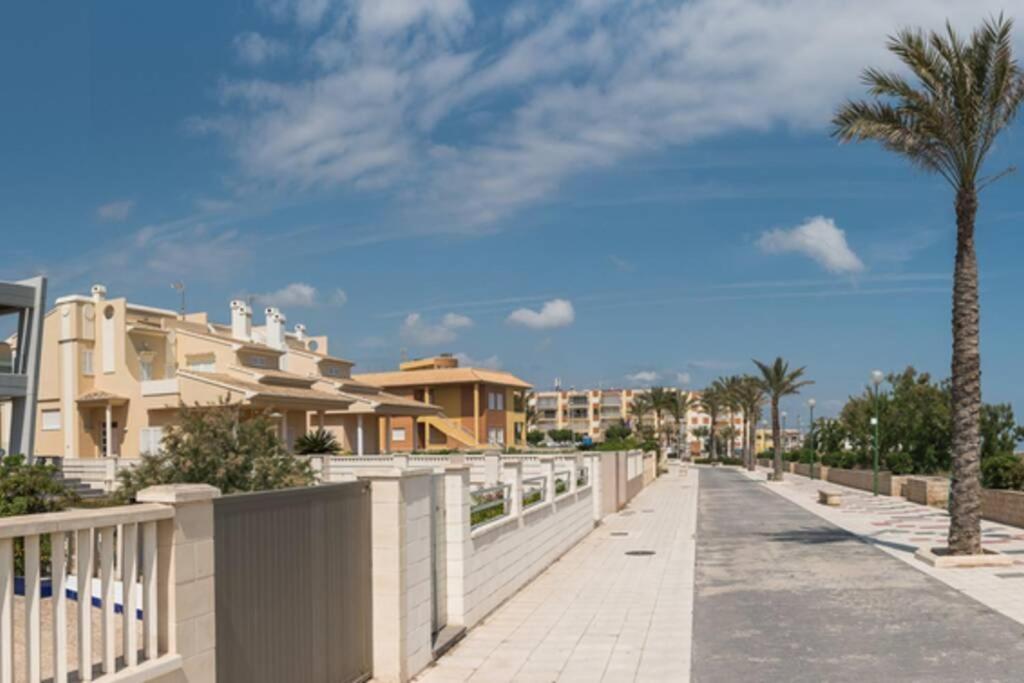 Relax Total Junto Al Mar Apartment Oliva Bagian luar foto